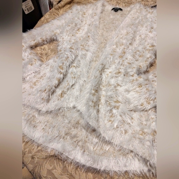 🔸🐇🔸Delightful XOXO Soft Ivory & Gold Lame Plush Furry Sweater Cardigan - M - Picture 2 of 16